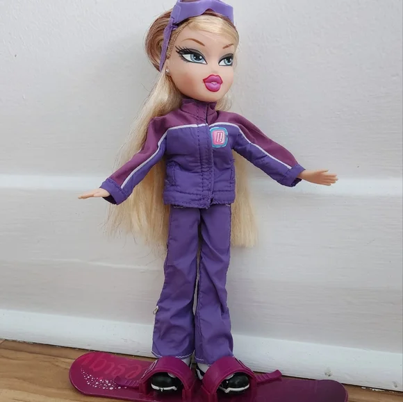 Bratz Play Sport Snowboarding Lillee - Picture 2 of 10